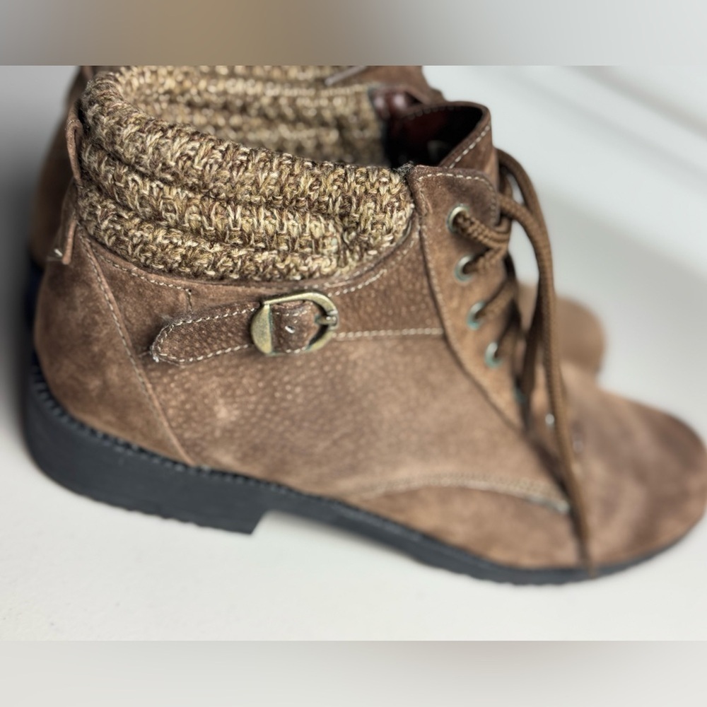 Rugged Outback Suede Lace Up Boots size 11 - Picture 6 of 7